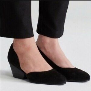 Black Suede Eileen Fisher Lily-Sd Pump, size 9.5 gently used.